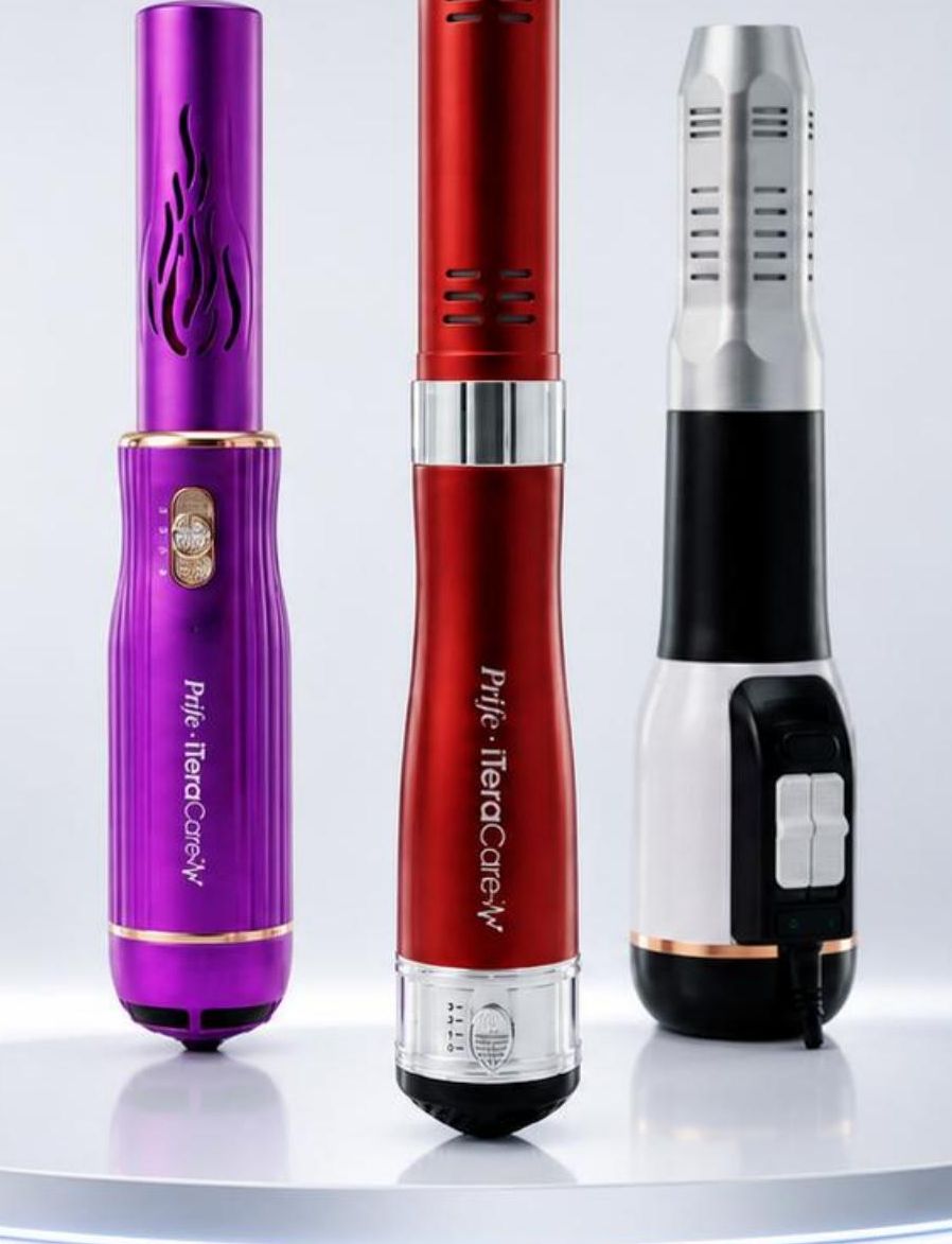 Aparelhos iTeraCare nas cores roxo, vermelho e prata